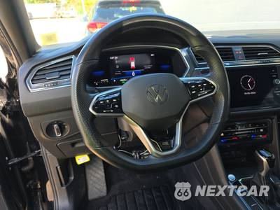 2022 Volkswagen Tiguan SE R-Line Black - zdjęcie 10 z 26 - miniatura