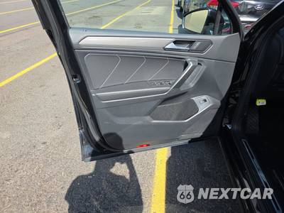 2022 Volkswagen Tiguan SE R-Line Black - zdjęcie 9 z 26 - miniatura