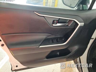 2025 Toyota RAV4 Hybrid XLE - zdjęcie 9 z 33 - miniatura
