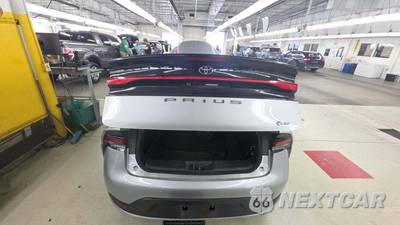 2023 Toyota Prius LE - zdjęcie 50 z 54 - miniatura