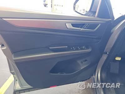 2025 Volkswagen Atlas Cross Sport 2.0T SE w/Technology - zdjęcie 9 z 33 - miniatura