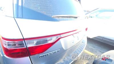 2011 Honda Odyssey Touring 118.1" WB - zdjęcie 35 z 42 - miniatura