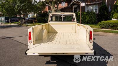 1986 Jeep J-10 Pickup - zdjęcie 26 z 35 - miniatura