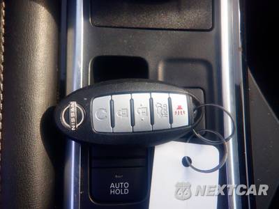 2022 Nissan Pathfinder SL - zdjęcie 5 z 22 - miniatura