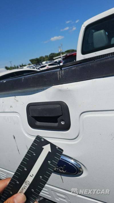 2016 Ford Super Duty F-250 XL Crew Cab Medium Bed - zdjęcie 31 z 36 - miniatura