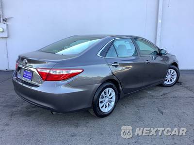 2015 Toyota Camry LE - zdjęcie 8 z 42 - miniatura