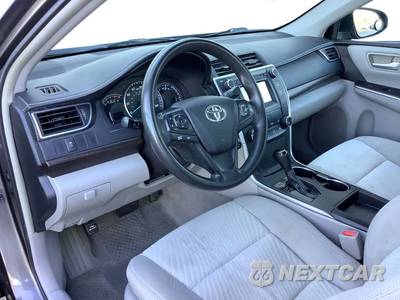 2015 Toyota Camry LE - zdjęcie 16 z 42 - miniatura