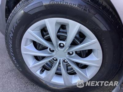 2015 Toyota Camry LE - zdjęcie 36 z 42 - miniatura
