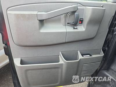 2016 GMC Savana 2500 Cargo Van 1WT 135.0" WB - zdjęcie 9 z 21 - miniatura