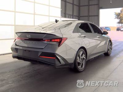 2025 Hyundai Elantra SEL Sport - zdjęcie 4 z 39 - miniatura