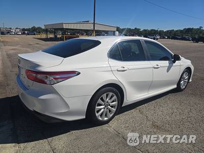 2018 Toyota Camry LE - zdjęcie 4 z 28 - miniatura