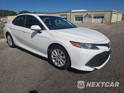 2018 Toyota Camry LE - zdjęcie 3 z 28 - miniatura