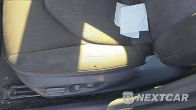 2018 Toyota Camry LE - zdjęcie 21 z 28 - miniatura