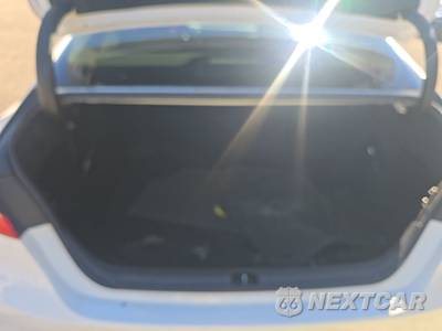 2018 Toyota Camry LE - zdjęcie 16 z 28 - miniatura
