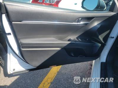 2019 Toyota Camry LE - zdjęcie 9 z 26 - miniatura