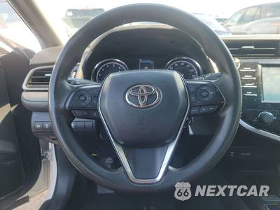 2019 Toyota Camry LE - zdjęcie 10 z 26 - miniatura