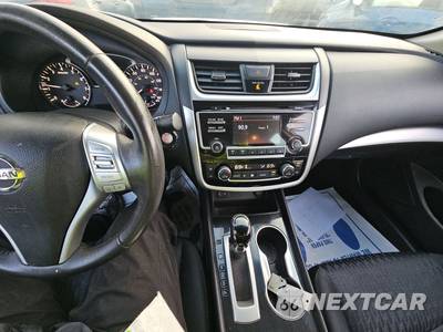 2018 Nissan Altima 2.5 SV - zdjęcie 17 z 54 - miniatura