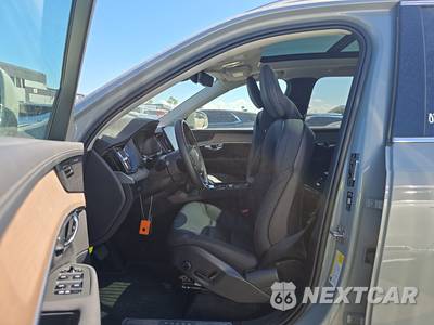 2026 Volvo XC90 B6 Plus 7-Passenger - zdjęcie 7 z 31 - miniatura