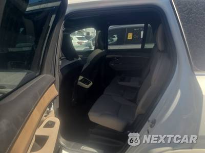 2026 Volvo XC90 B6 Plus 7-Passenger - zdjęcie 13 z 32 - miniatura