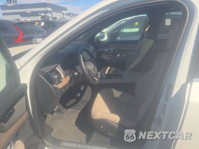 2026 Volvo XC90 B6 Plus 7-Passenger - zdjęcie 7 z 37 - miniatura