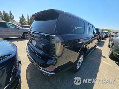 2025 Chevrolet Suburban Premier 1LZ - zdjęcie 4 z 36 - miniatura