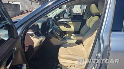 2021 Toyota Highlander Platinum - zdjęcie 11 z 39 - miniatura