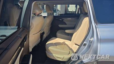 2021 Toyota Highlander Platinum - zdjęcie 12 z 39 - miniatura