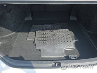 2025 Toyota Camry LE - zdjęcie 16 z 23 - miniatura