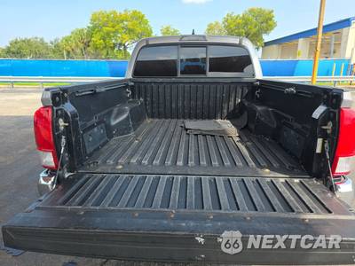 2017 Toyota Tacoma SR5 Crew Cab Medium Bed - zdjęcie 16 z 43 - miniatura