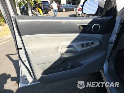 2005 Toyota Tacoma PreRunner Crew Cab Medium Bed - zdjęcie 9 z 41 - miniatura
