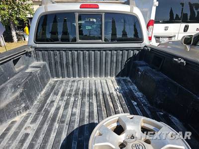 2005 Toyota Tacoma PreRunner Crew Cab Medium Bed - zdjęcie 16 z 41 - miniatura