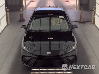 2026 Toyota Camry LE - zdjęcie 2 z 28 - miniatura