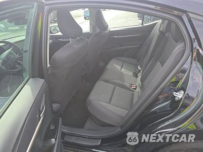 2026 Toyota Camry LE - zdjęcie 13 z 28 - miniatura