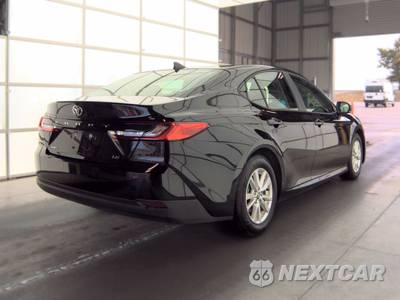 2026 Toyota Camry LE - zdjęcie 4 z 28 - miniatura