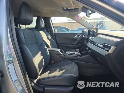 2025 Mitsubishi Outlander SE - zdjęcie 8 z 24 - miniatura