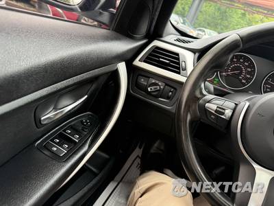 2016 BMW 3 Series Sedan 320i xDrive SPORT LINE - zdjęcie 85 z 122 - miniatura