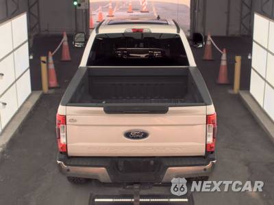 2019 Ford Super Duty F-250 Lariat Crew Cab Medium Bed - zdjęcie 5 z 7 - miniatura