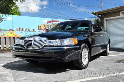 1999 Lincoln Town Car Signature