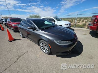 2015 Chrysler 200S - zdjęcie 3 z 48 - miniatura