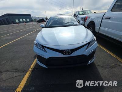 2021 Toyota Camry XLE - zdjęcie 2 z 30 - miniatura