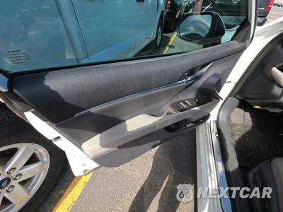 2021 Toyota Camry XLE - zdjęcie 9 z 30 - miniatura