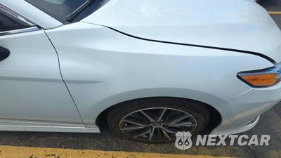 2021 Toyota Camry XLE - zdjęcie 22 z 30 - miniatura