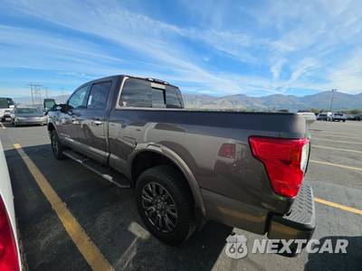 2017 Nissan TITAN XD Platinum Reserve Crew Cab Medium Bed - zdjęcie 6 z 42 - miniatura