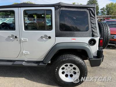 2011 Jeep Wrangler Unlimited Sport - zdjęcie 8 z 140 - miniatura