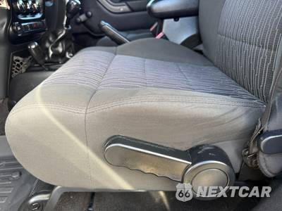 2011 Jeep Wrangler Unlimited Sport - zdjęcie 91 z 140 - miniatura