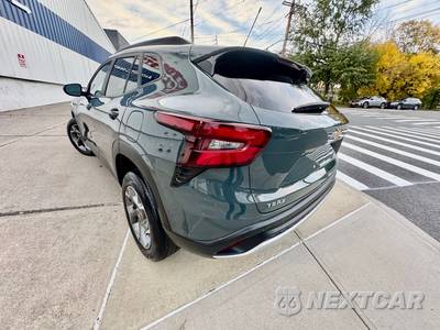 2025 Chevrolet Trax LT - zdjęcie 5 z 17 - miniatura