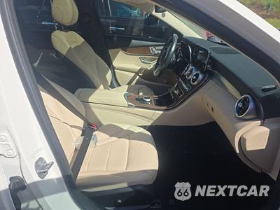 2021 Mercedes-Benz C 300 4MATIC Sedan - zdjęcie 8 z 23 - miniatura