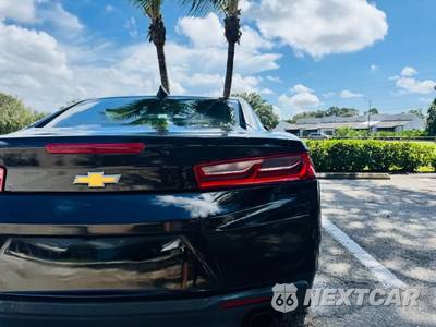 2017 Chevrolet Camaro 1LS Coupe - zdjęcie 8 z 19 - miniatura