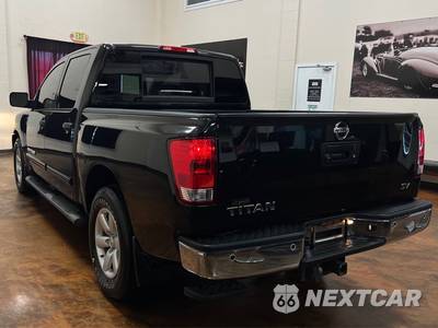 2014 Nissan TITAN SV Crew Cab Short Bed - zdjęcie 7 z 49 - miniatura