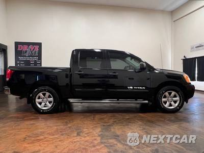2014 Nissan TITAN SV Crew Cab Short Bed - zdjęcie 10 z 49 - miniatura
